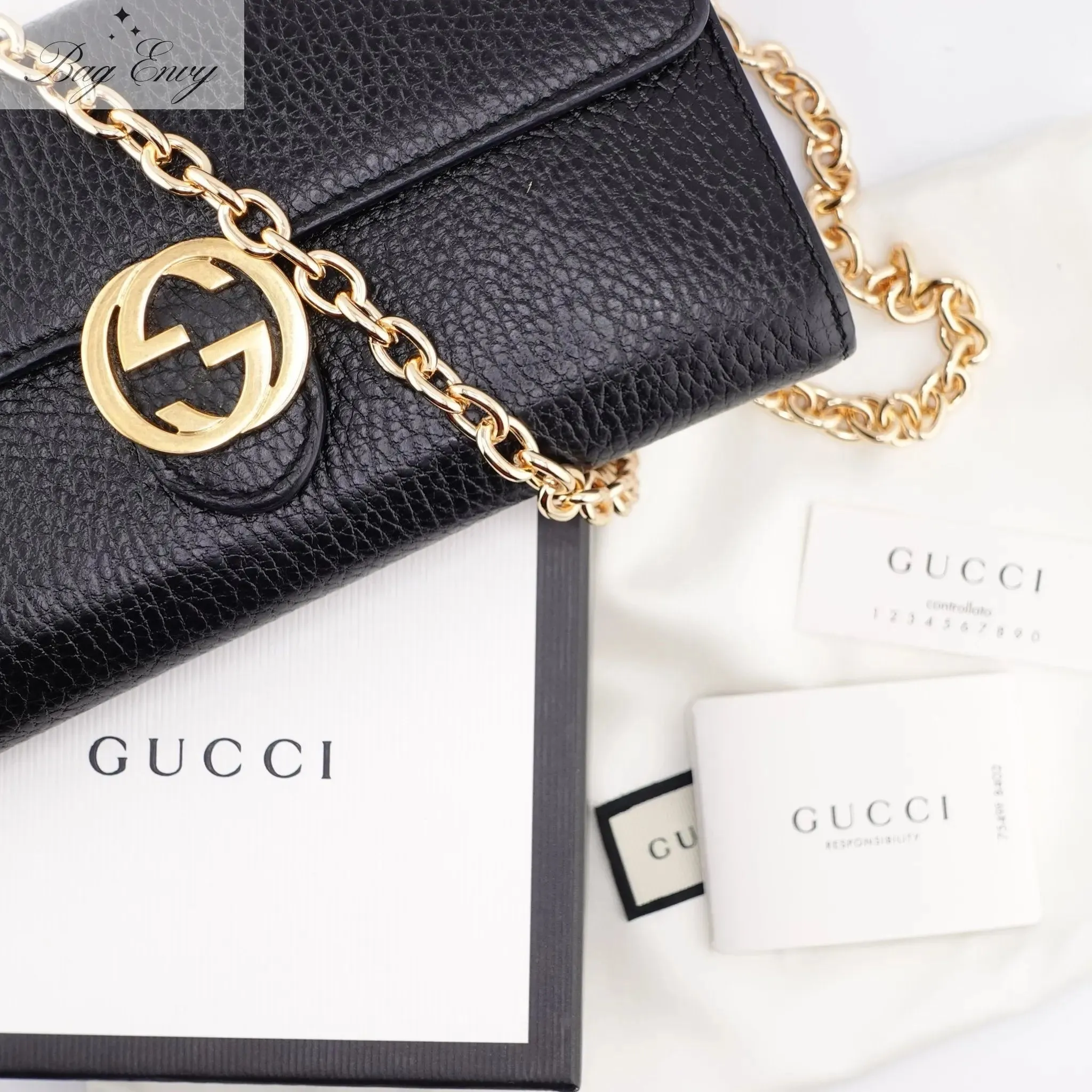 GUCCI Interlocking GG Logo  Leather Wallet On Chain