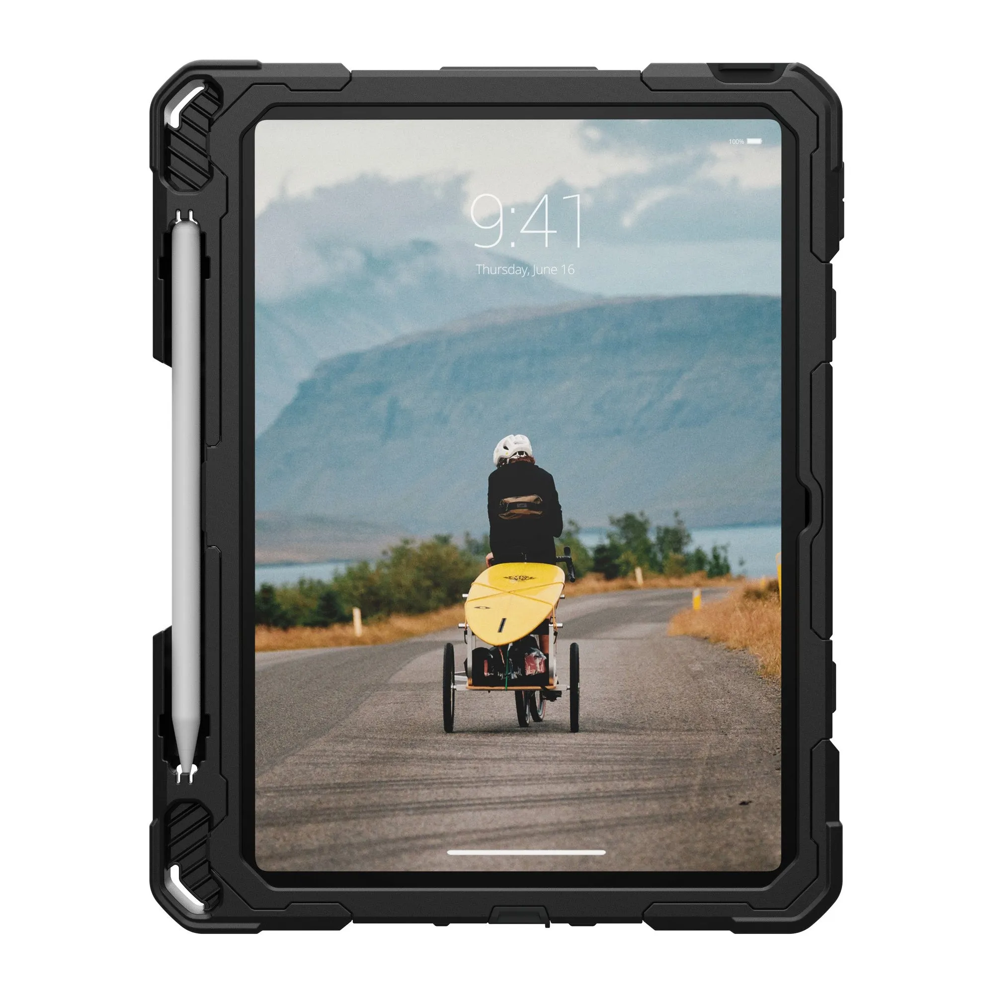 iPad 10.9 2022 UAG Plasma w/Kickstand   HS Case - Ice/Black - 15-12577